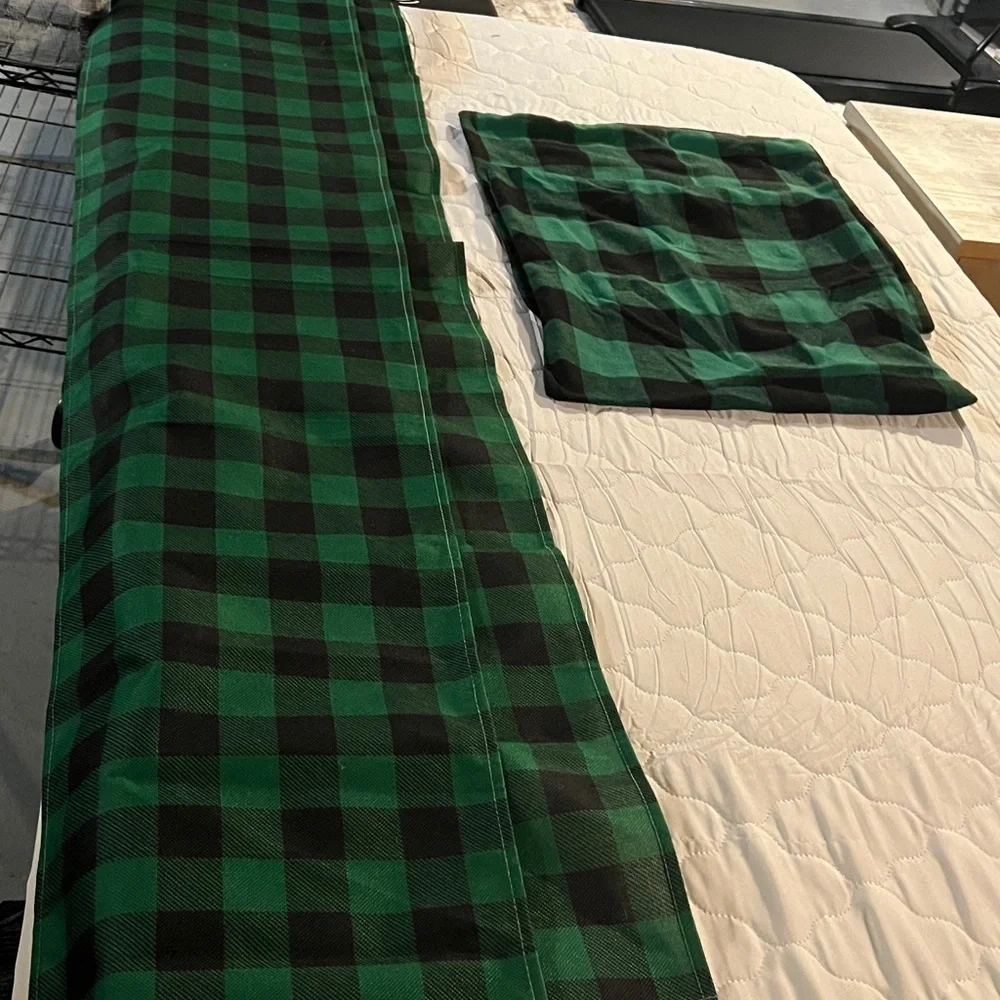 Elegant Green and Black Plaid 2 pillow covers (18”) 2 table runners (13x72)
